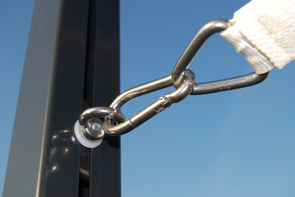 Hanging a shade sail in 4 steps RVS beveestigingsset haak